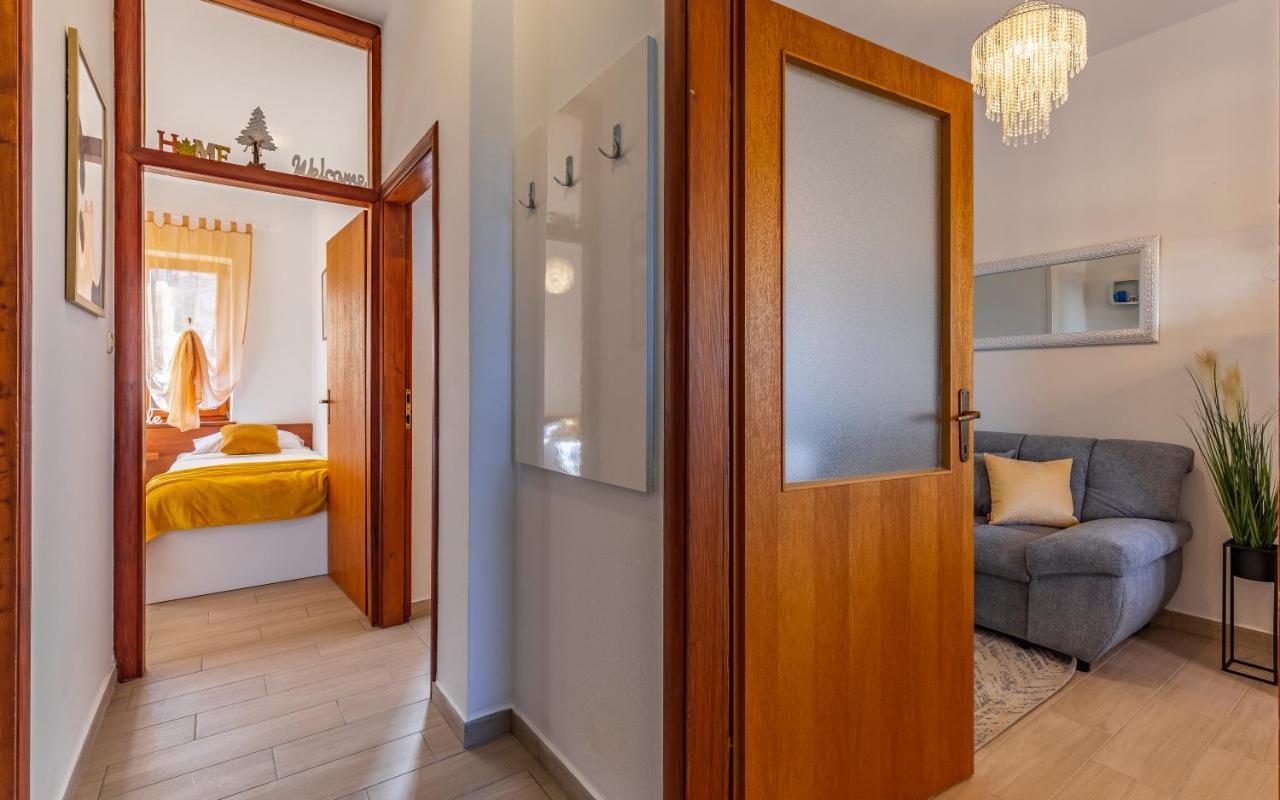 Sweet House With Free Parking Villa Pula Exterior photo